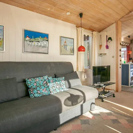 Amazing Holiday Home In L Kken Near Sea Prázdninový dům *